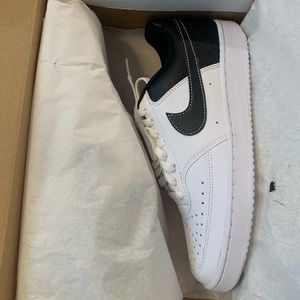 Nike Court Vision Low Women’s Shoes Size 9